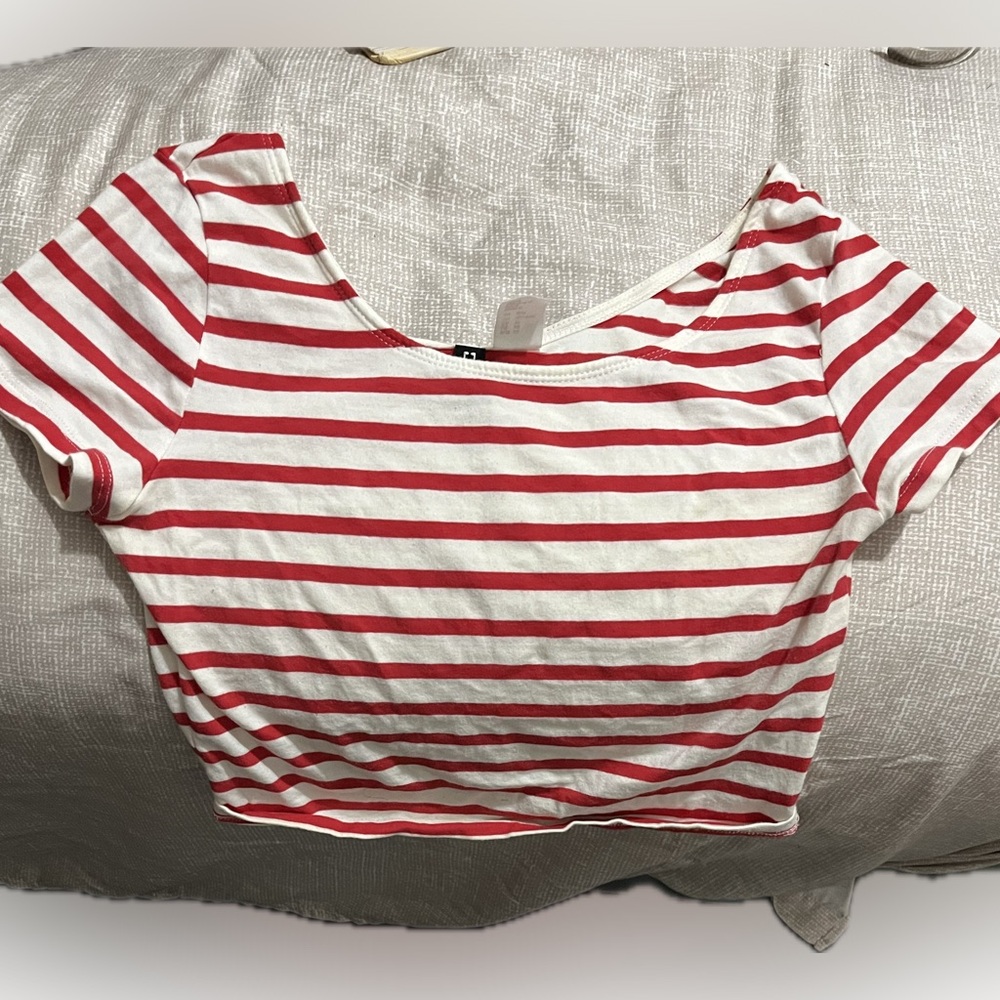 Striped red and white crop top shirt